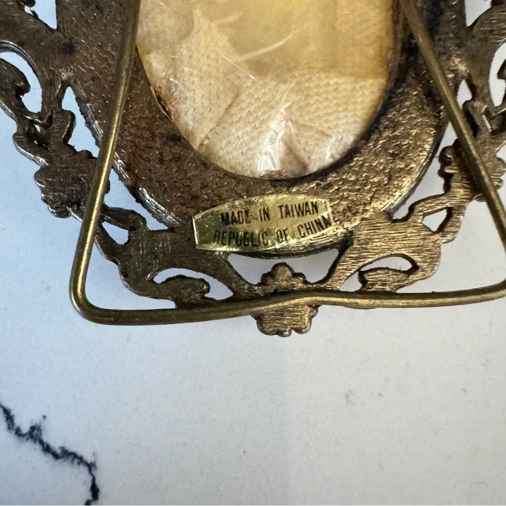 Framed Cross Stitch Crewel Floral Bees Handmade Grandma Cottagecore Filigree - Picture 4 of 5